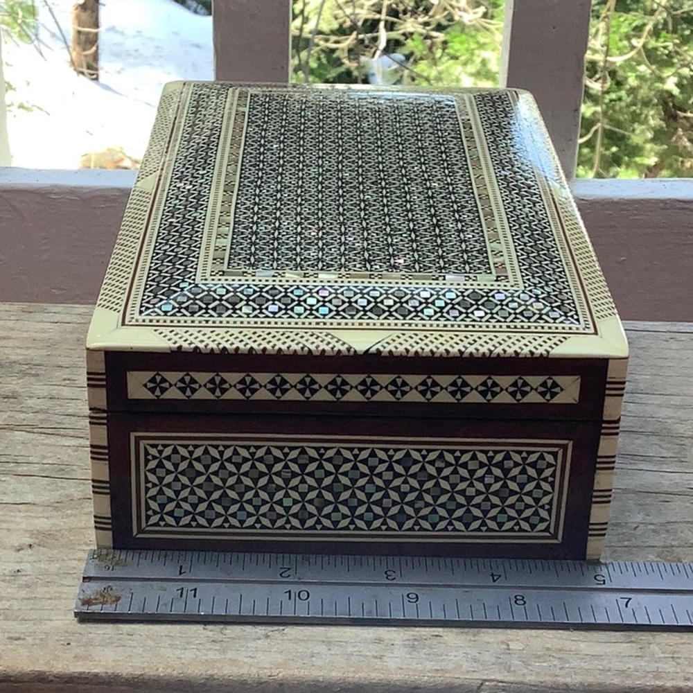 Egyptian Mother of Pearl Inlay Box - Picture 9 of 9